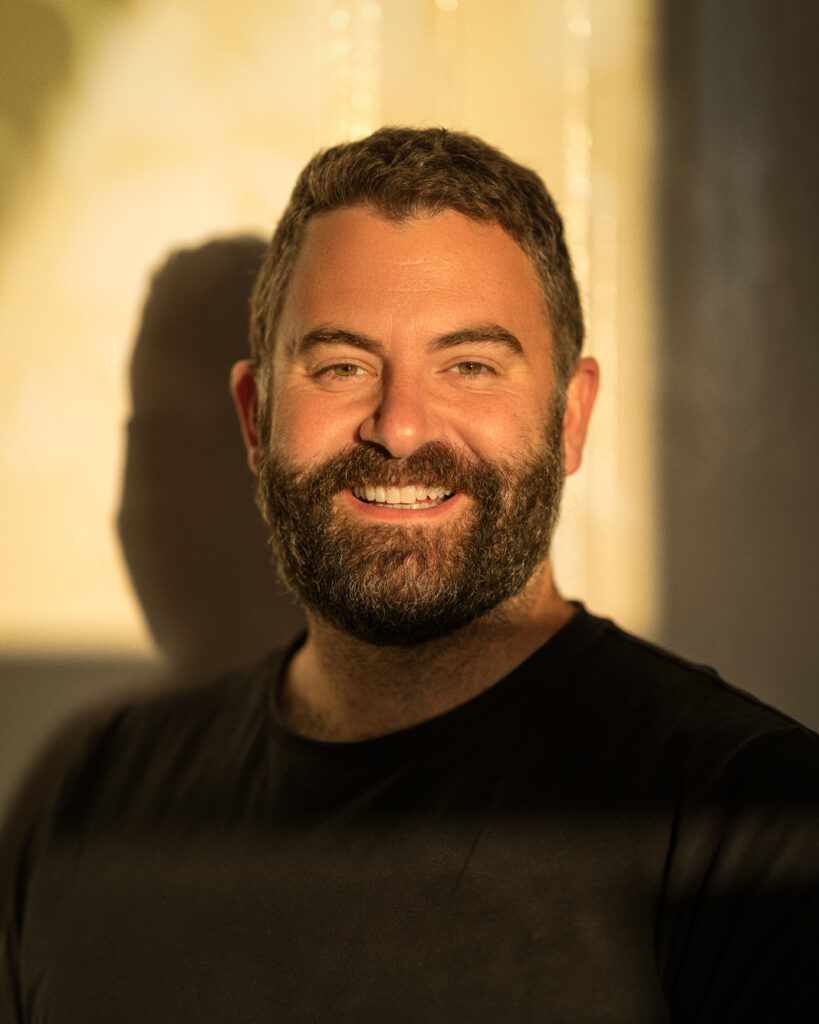 Portrait picture of wedding photographer Andrew Jackson